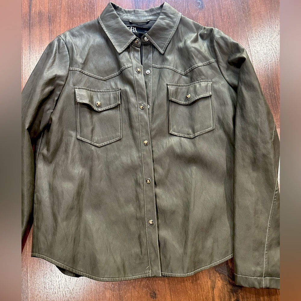 Zara Women Green Vegan Leather Western Jacket Size Small pearl button snaps